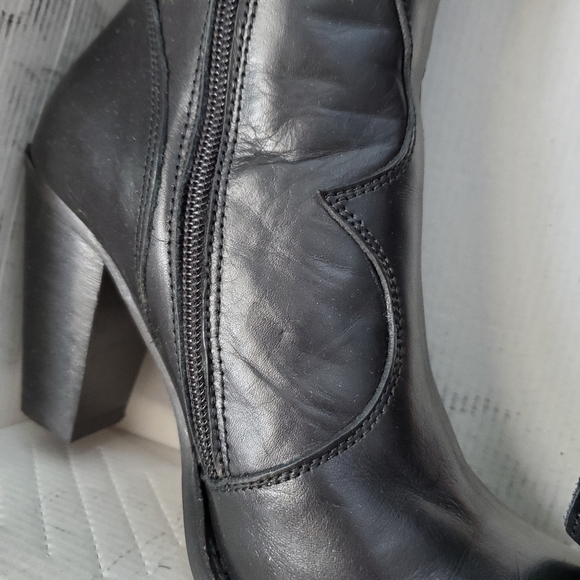 Destroy Boots (Spain) - Picture 9 of 11